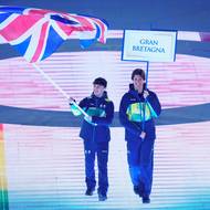 Některé země poslaly alespoň video pozdravy, slavnostní nástup spíše vypadal ale jako průvod dobrovolníků