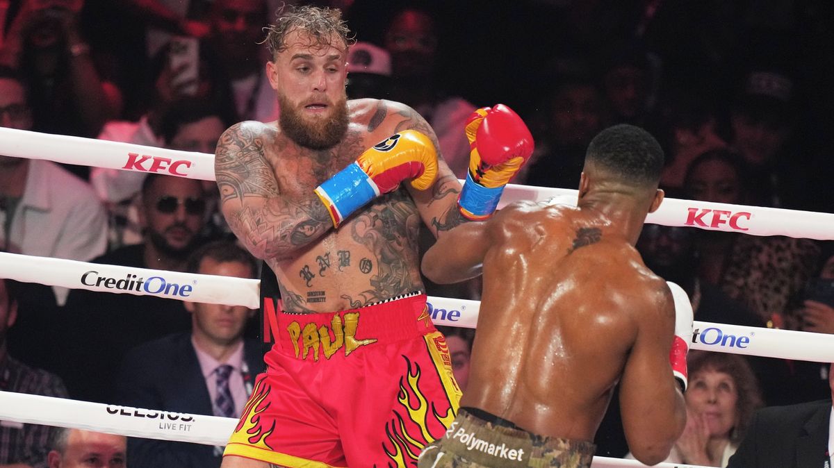 Influencer Paul si troufá na 120kilového obra. Je to hrozný boxer, říká