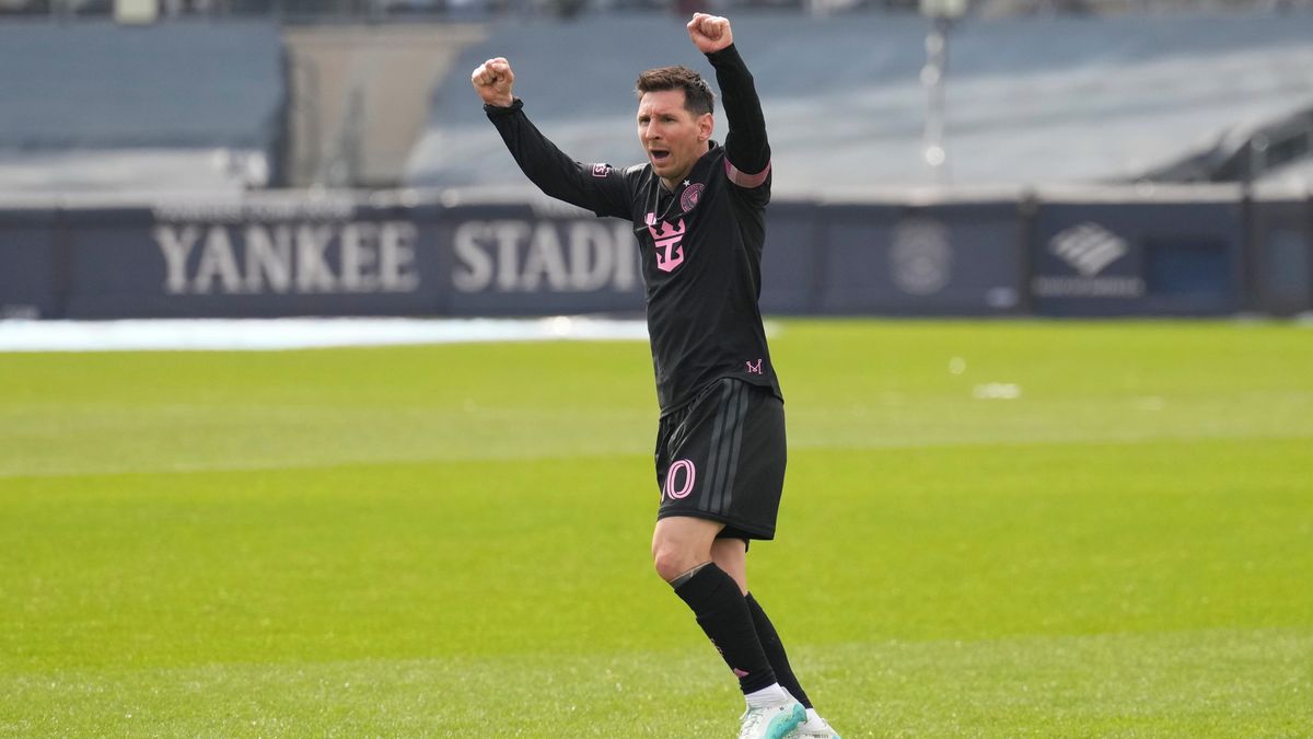 Messi znovu ukázal svoji specialitu, předstihl i Pelého