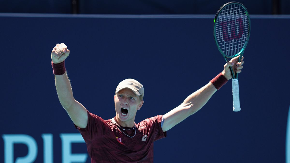 Ve 20 letech kosí hvězdné tenisty. Lehečkův soupeř zažívá průlomový turnaj kariéry