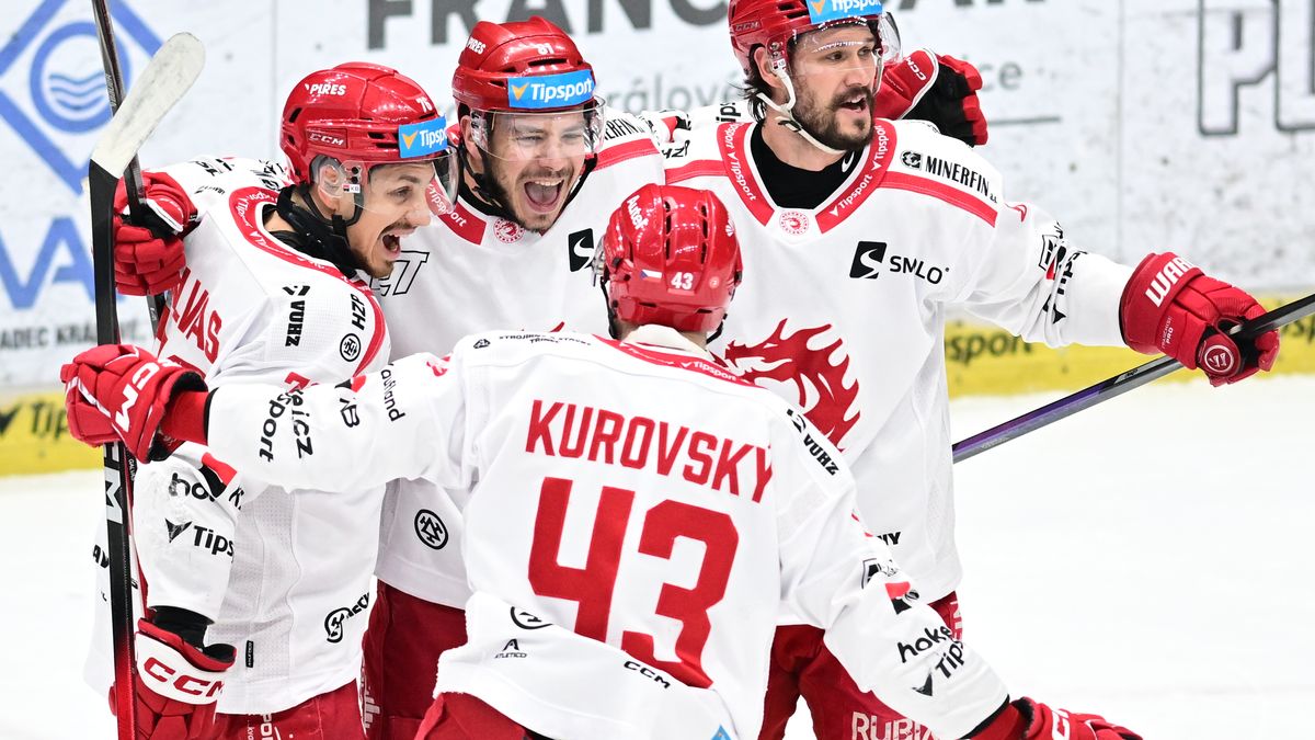 HOKEJ ONLINE: Videomomenty. Třinec už vede o dva góly, trefil se Cienciala