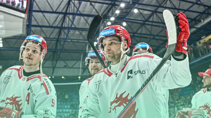 ANALÝZA: Nejofenzivnější série čtvrtfinále. Třinec změnil styl, ale je znovu úspěšný