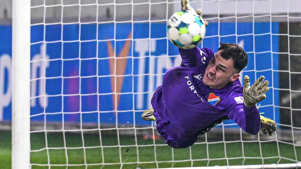 Jedlička vyhrál gólmanský souboj. Při penaltách myslím jen na dceru, přiznal a omlouval se za pořvávání na protihráče