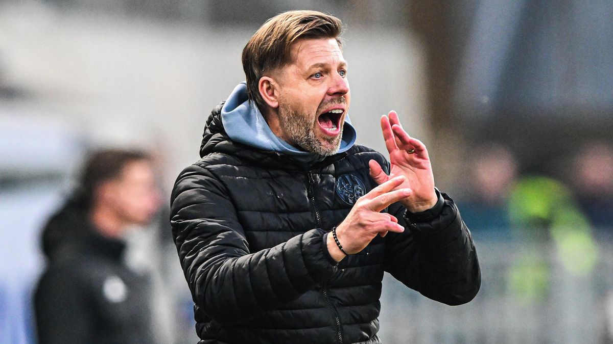 To je hlína, ne trávník! Horejš si po vypadnutí z MOL Cupu stěžoval na hřiště