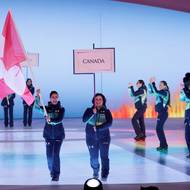 Většinu zemí reprezentovali pouze dobrovolníci s vlajkou