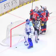 Lukáš Sedlák skóroval na konci druhé třetiny i na začátku té třetí. 