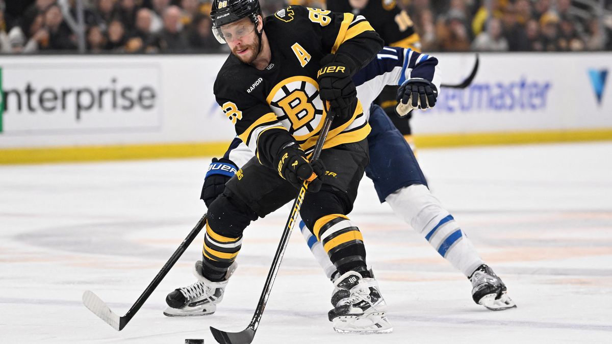 Pastrňák i Zacha si smlsli na olympijském vítězi. Vejmelka vygumoval střelce Vegas