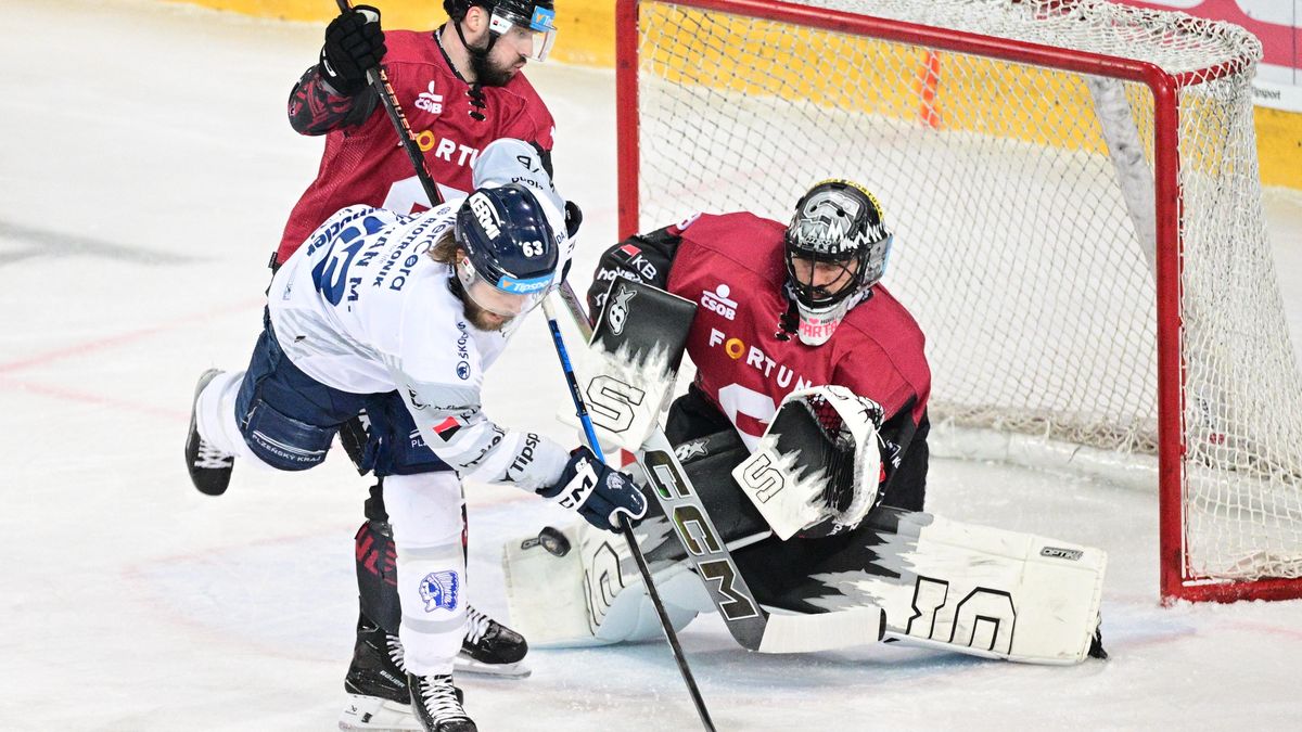 HOKEJ ONLINE: Videomomenty. Sparta hraje podruhé v Holešovicích, Malík vytáhl neskutečný zákrok