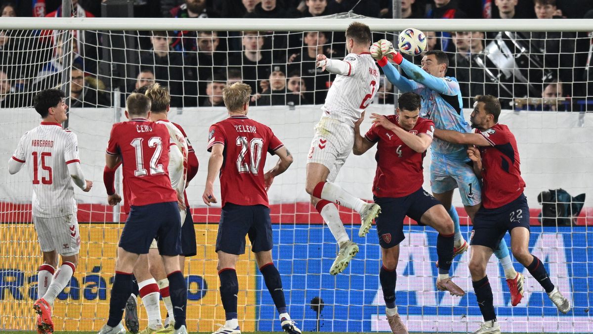 FOTBAL ONLINE: Letná ztichla, Češi ztratili vedení z úvodu utkání