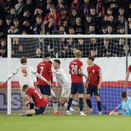 Dánové vyrovnali po standardní situaci.