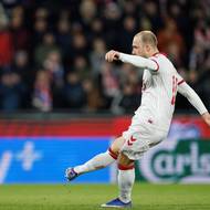 Christian Eriksen proměnil penaltu jako jediný Dán.