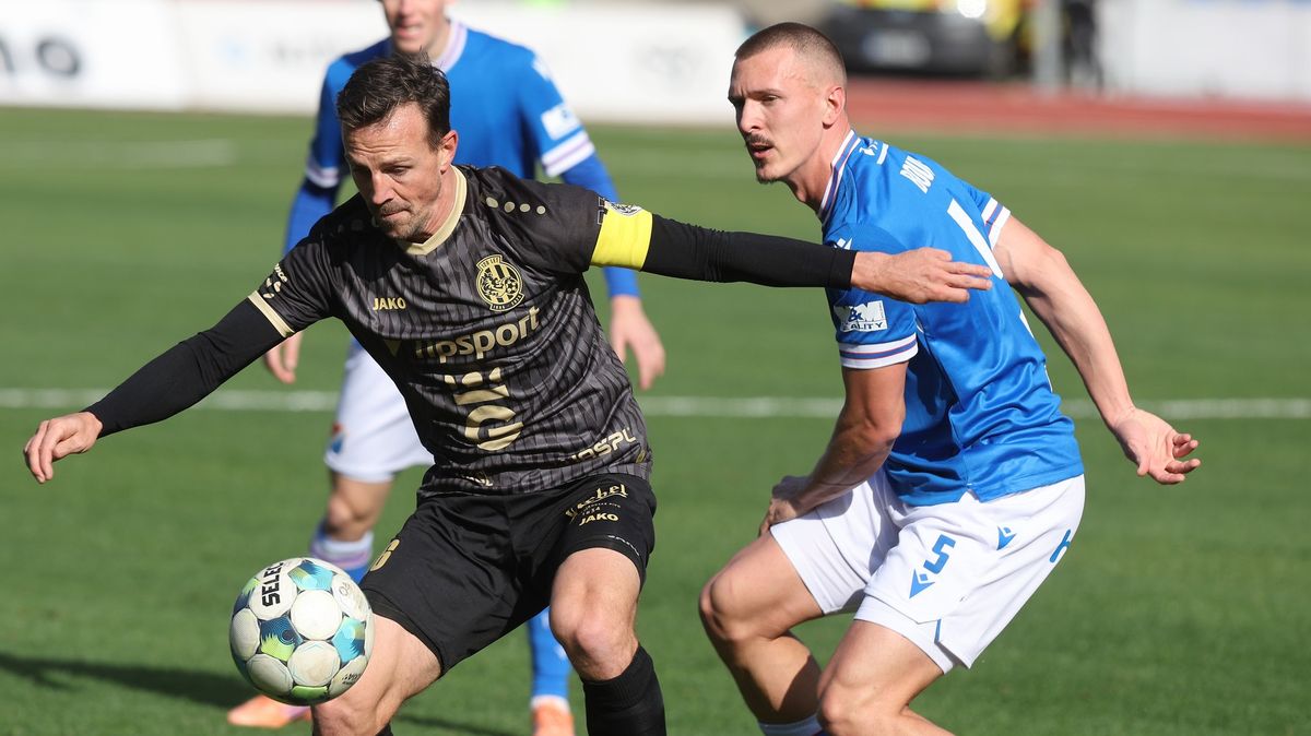 Hradec s Baníkem zabojují o semifinále poháru