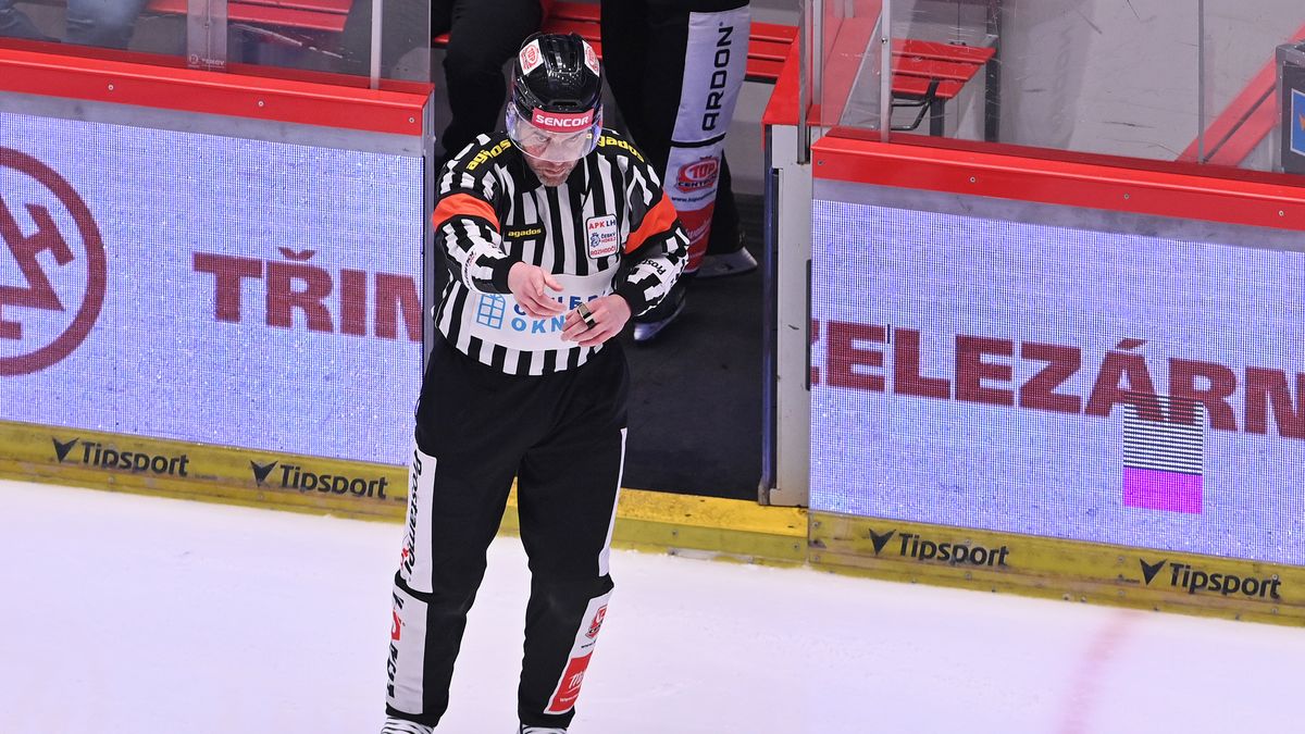 Sudí měli napilno. Dvě sporné situace: jednou gól uznali, podruhé ne