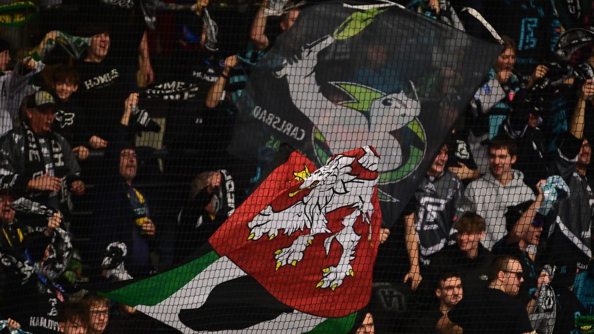 Vyhrocený spor ve Varech. Omluvte se, plivl jste nám do tváře! vyzývají fanoušci majitele klubu