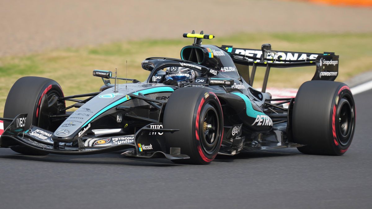 Další první řada Mercedesu a pole position pro Antonelliho. Verstappen v Japonsku mimo nejlepší desítku