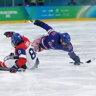 Lukáš Kapko proti Brettu Boltonovi.