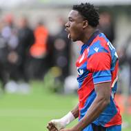 Útočník Plzně Salim Lawal se raduje z gólu. 