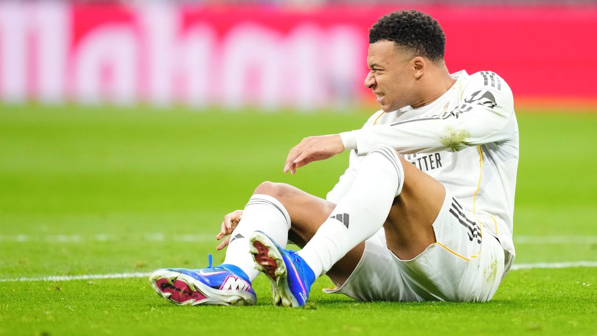 Mbappého zranění zkomplikovalo selhání klubových lékařů, vyšetřovali zdravé koleno