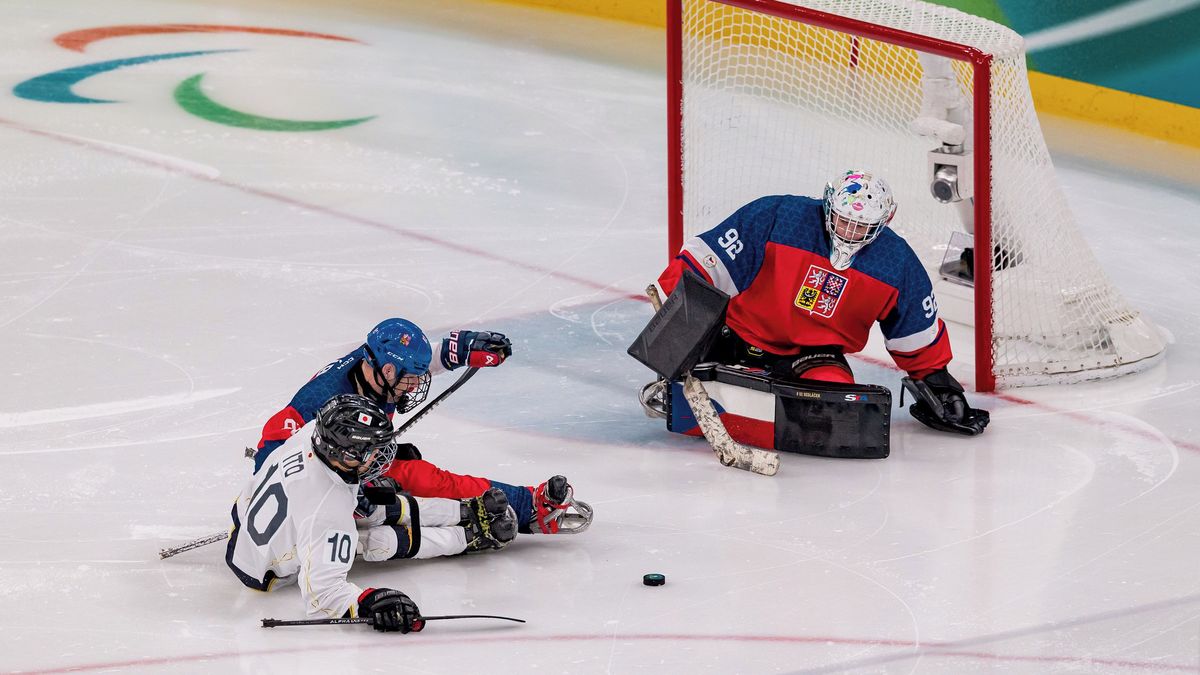 Lékaři mu dávali procento na přežití. Teď jsem tady a jenom mi chybí kus nohy, říká gólman české reprezentace