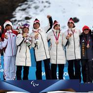 Česká radost. Vedle Cariny Edlingerové se raduje i bronzová Simona Bubeníčková.