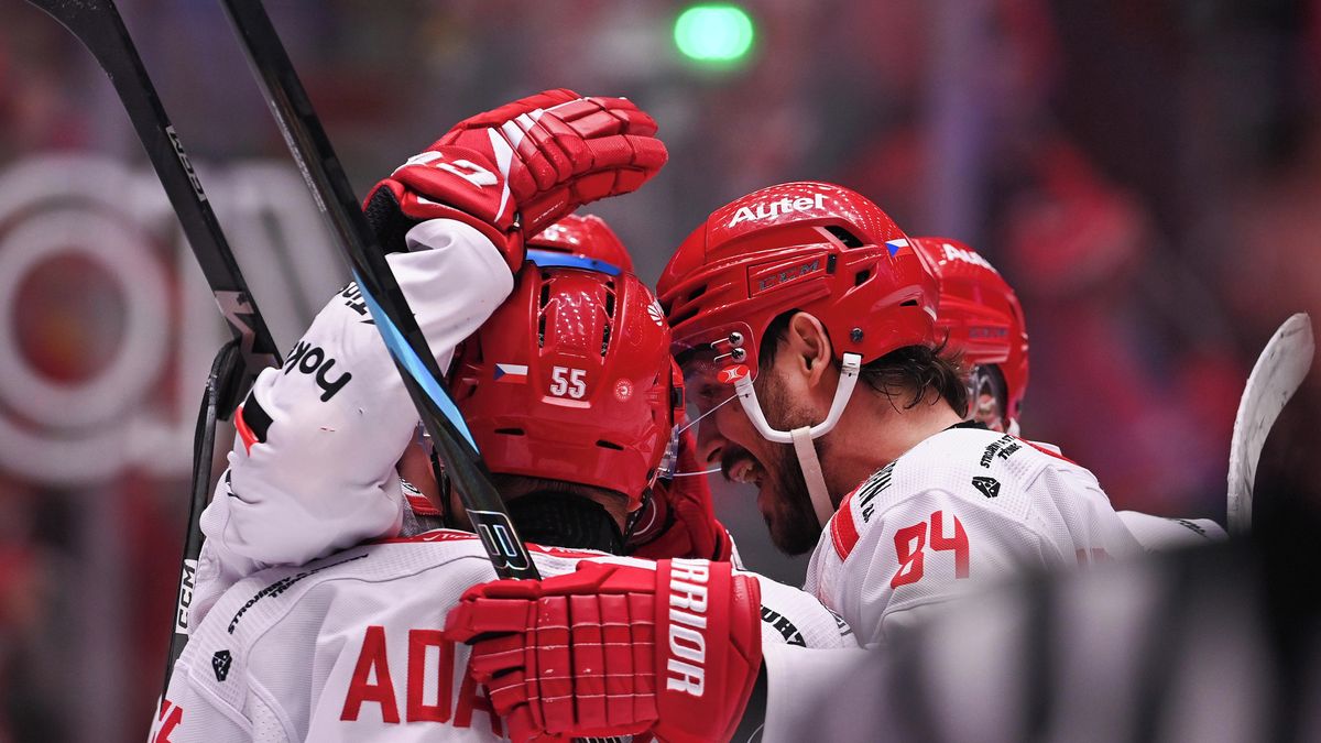 Střelba nefungovala, tak se Flynn trefil odrazem. Měla to být nahrávka, smál se