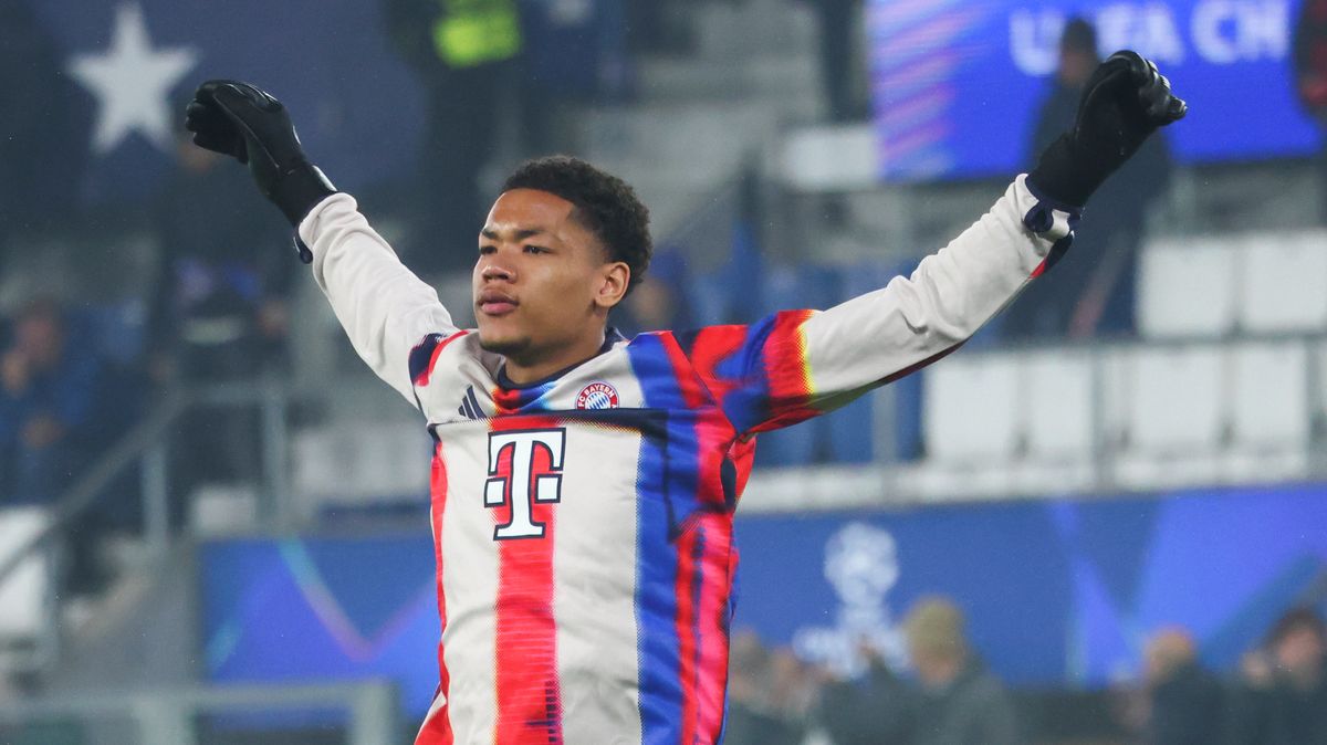 Komplikace pro Bayern. Šestnáctiletý gólman potřebuje výjimku, aby mohl nastoupit