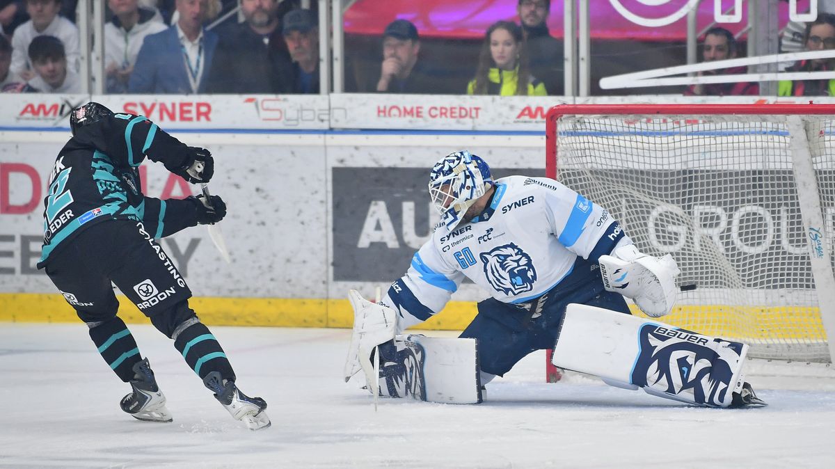 Videomomenty. Karlovy Vary útočí doma proti Liberci na mečbol