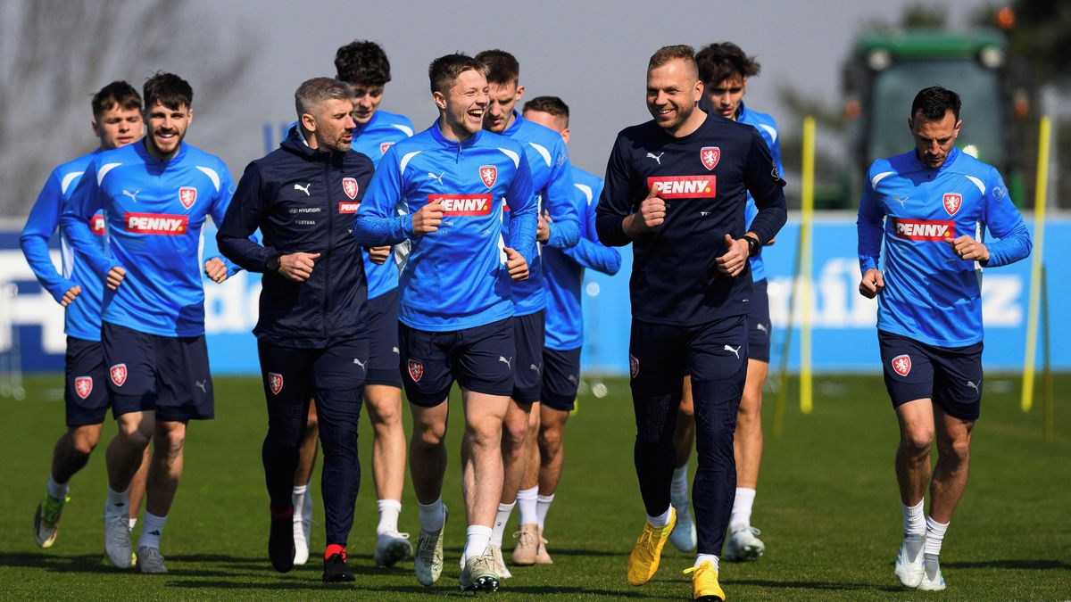 Méně nákopů, více fotbalovosti. Češi už se chystají na Dány