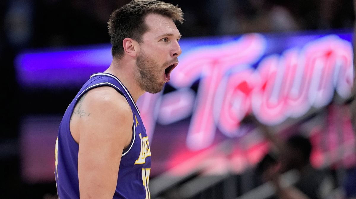 Dončič dal za Lakers 40 bodů. Krejčí znovu nehrál