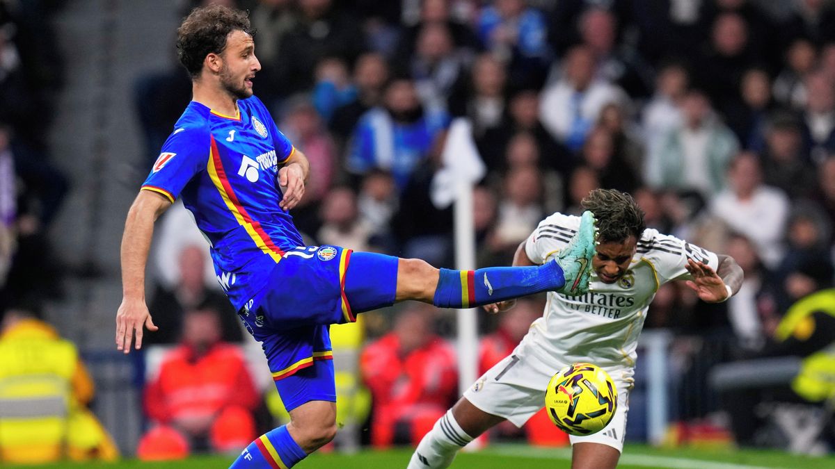 Velká rána pro Real Madrid i Brazílii. Útočník Rodrygo si vážně poranil koleno