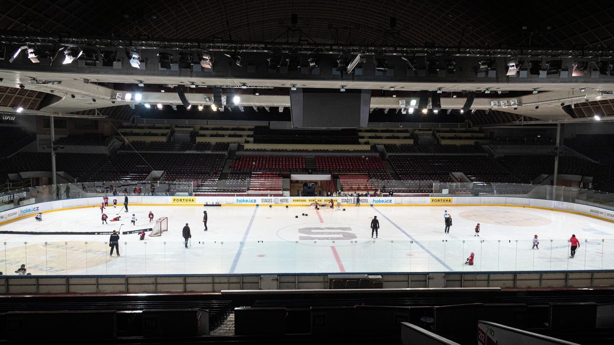 Spartu by pro čtvrtfinále čekalo stěhování z O2 areny. Po 11 letech by se extraliga hrála ve Sportovní hale