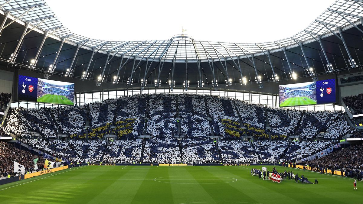 Tvrdý trest za hajlování. Tři fanoušci Tottenhamu nesmí doživotně na stadion