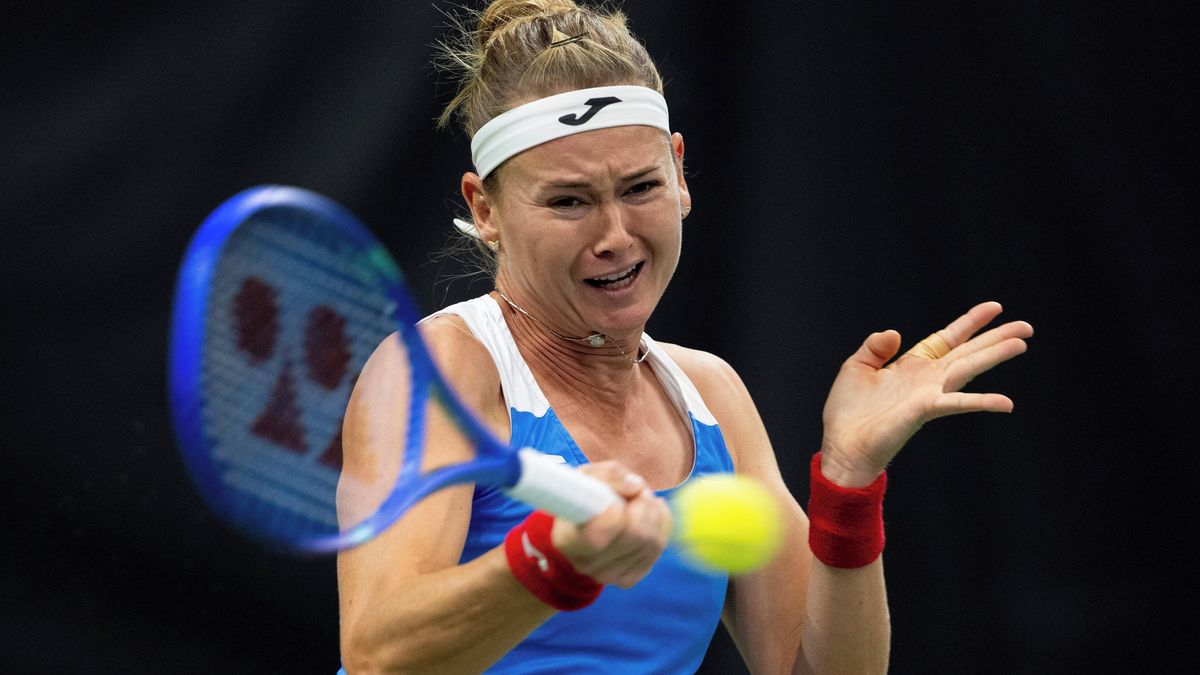 TENIS ONLINE: Strýcová prožívá velkou premiéru. Bouzková musí proti švýcarské jedničce otáčet