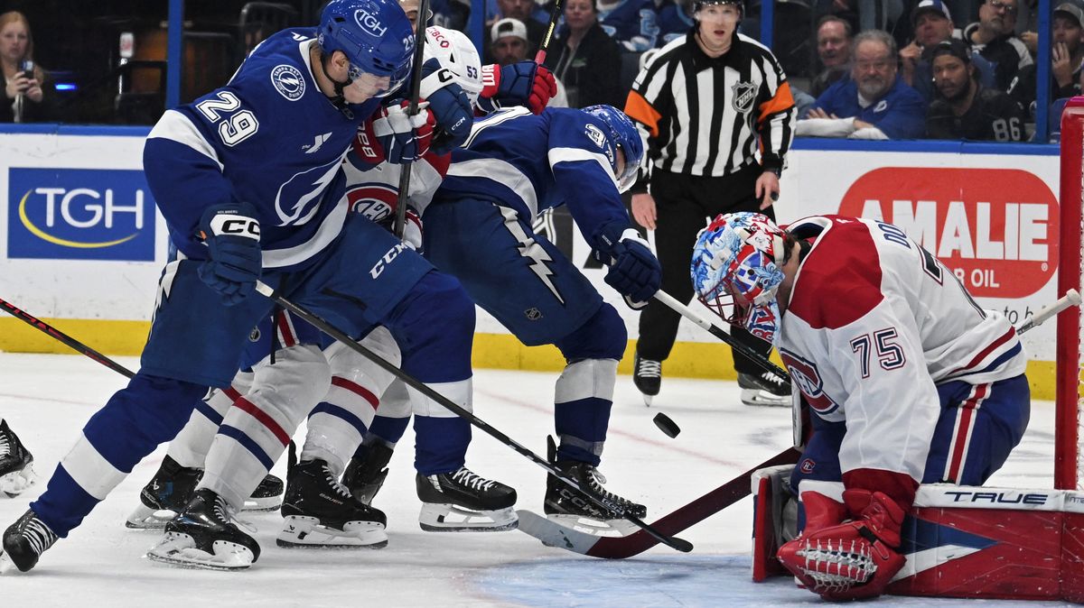 Nováček sezony v NHL? Dobeš válí, ale v zámoří se o něm skoro nemluví