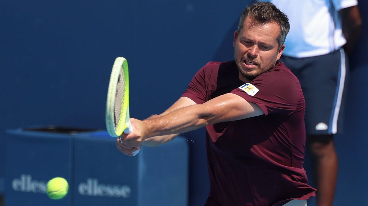 Deblisté Pavlásek a Rikl si při společné premiéře zahrají v Bukurešti o titul