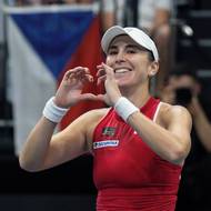 Belinda Bencicová po třech setech a třech hodinách urvala vítězství nad Marií Bouzkovou.