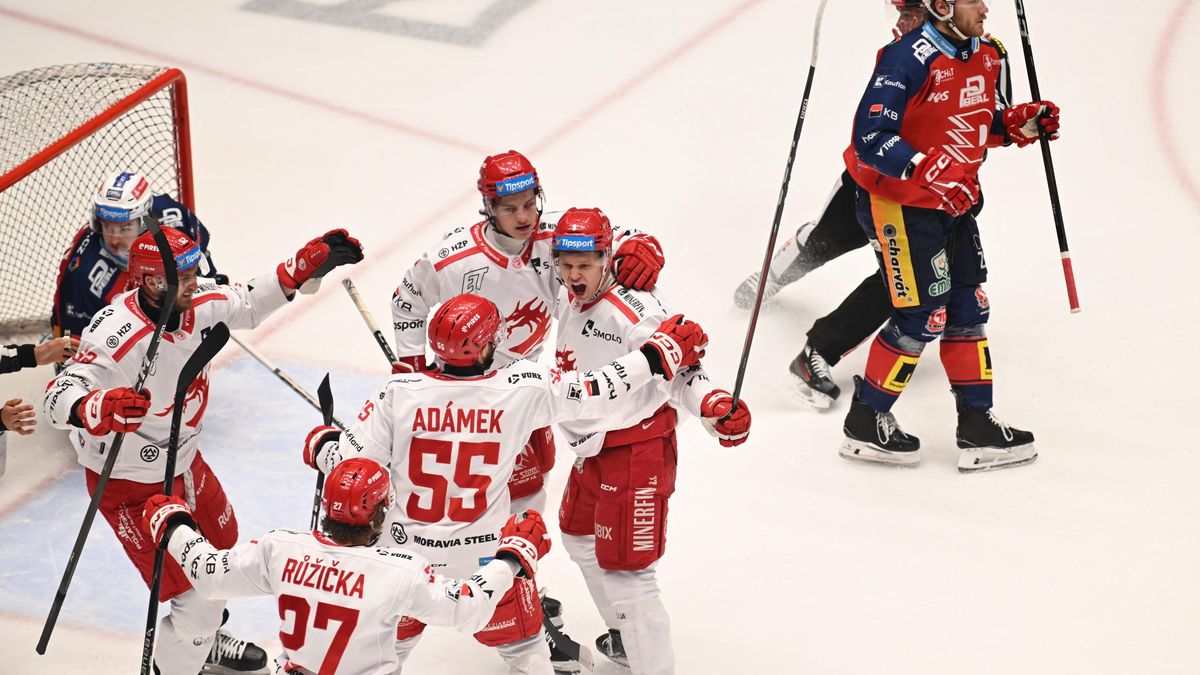 HOKEJ ONLINE: Videomomenty. Dynamo i bez Sedláka otáčí v Třinci skóre