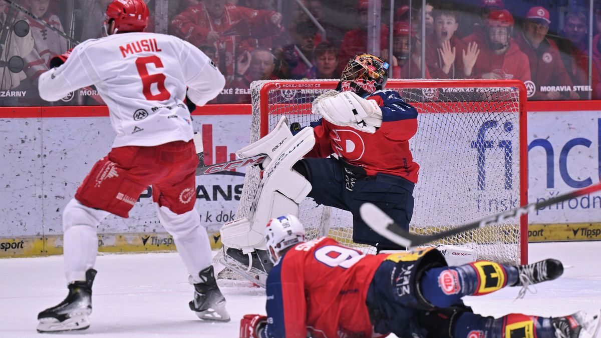 HOKEJ ONLINE: Videomomenty. Drama vrcholí! Třinec hájí těsný náskok, Dynamo má přesilovku