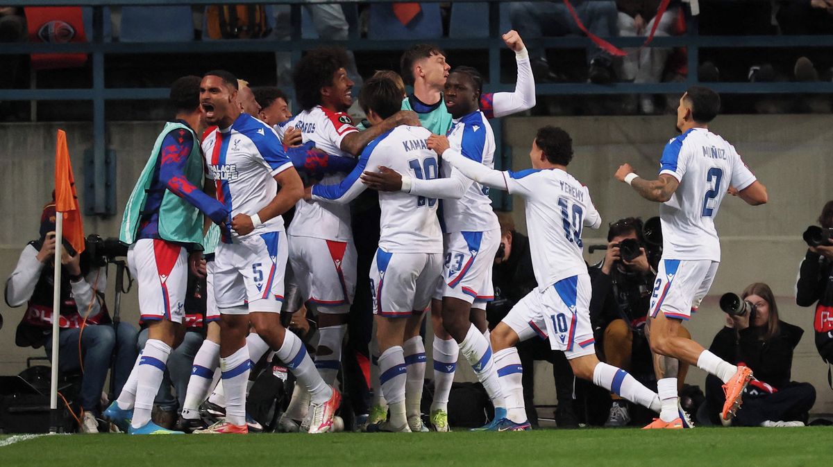 Fotbalisté Crystal Palace i díky nejrychlejšímu gólu v historii Konferenční ligy zvítězili v úvodním semifinále