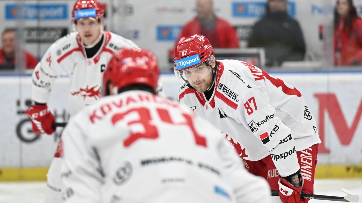 Jsem rád, že už jen nečekáme ve středním pásmu, pochvaluje si třinecký Michal Kovařčík