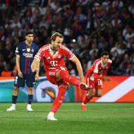 Opora Bayernu Harry Kane posílá v semifinále Ligy mistrů Bayern do vedení.