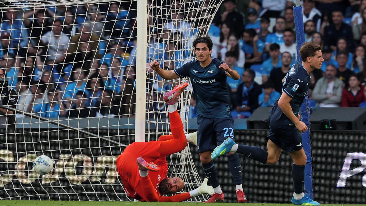 Neapol doma podlehla v Serii A Laziu Řím