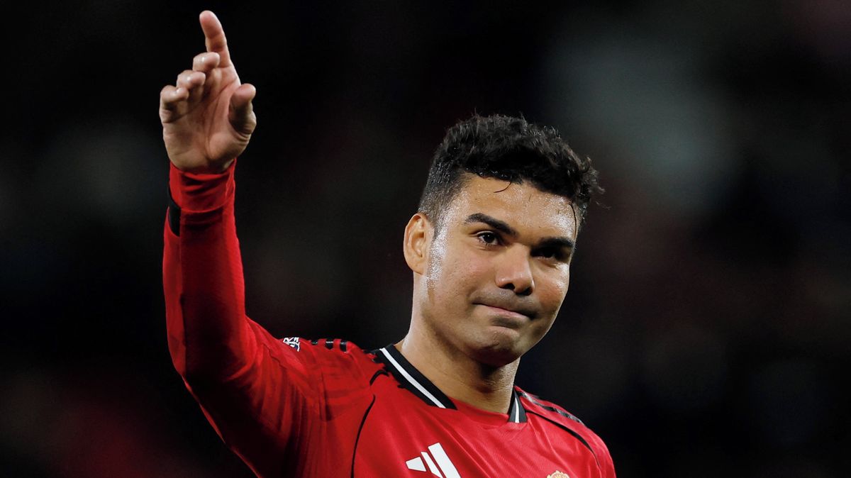 Fotbalisté Manchesteru United porazili v dohrávce Brentford a upevnili si třetí místo