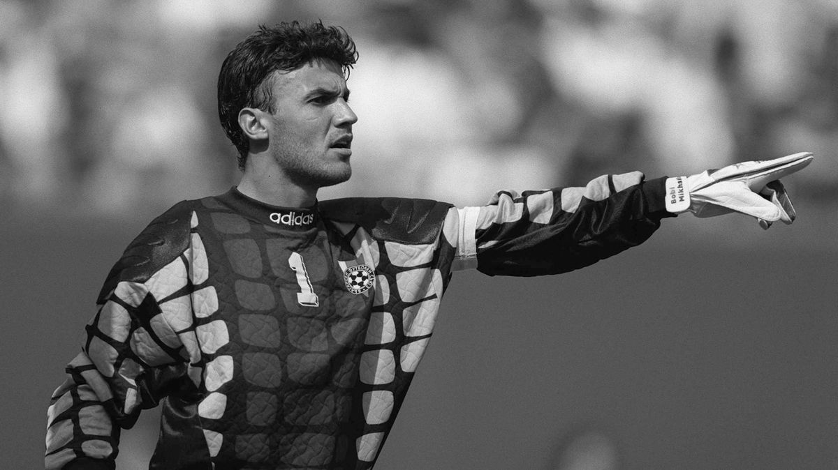 Hrdina fotbalového MS 1994 zemřel. Legendární gólman Michajlov byl od konce roku v kritickém stavu