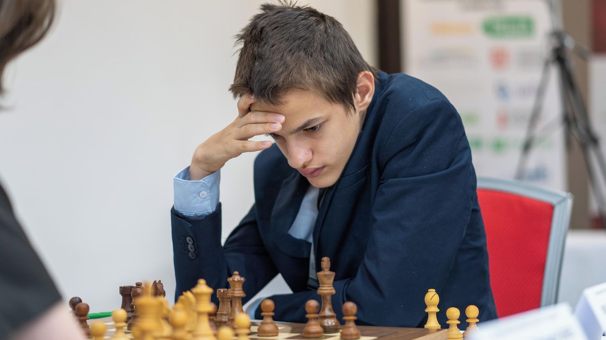Šestnáctiletý šachista Finěk se stane druhým nejmladším českým velmistrem