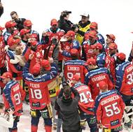 Hokejisté Pardubic oslavili výhru v extralize i se svými rodinnými příslušníky na ledě