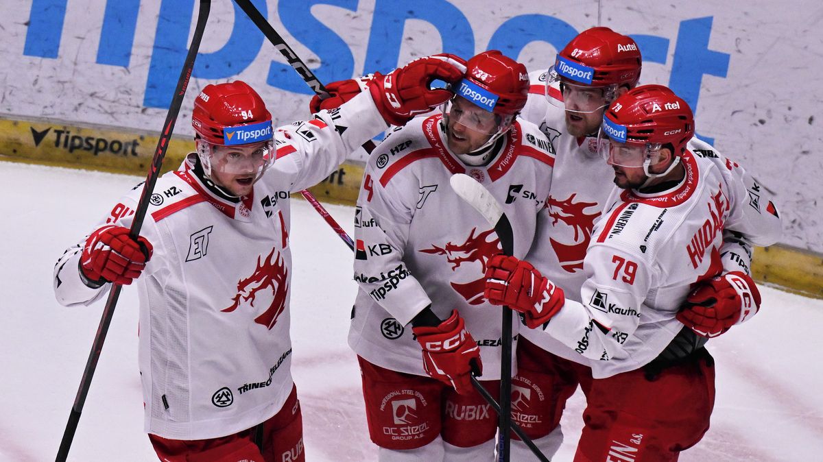 Góly jsme dali, protože jsme museli improvizovat, usmíval se třinecký Hudáček