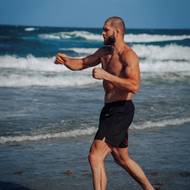 Jiří Procházka a jeho trénink na pláži na Floridě.