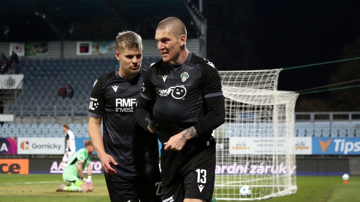 Fotbalisté Žižkova zdolali v druhé lize doma Jihlavu 2:1 a přiblížili se baráži