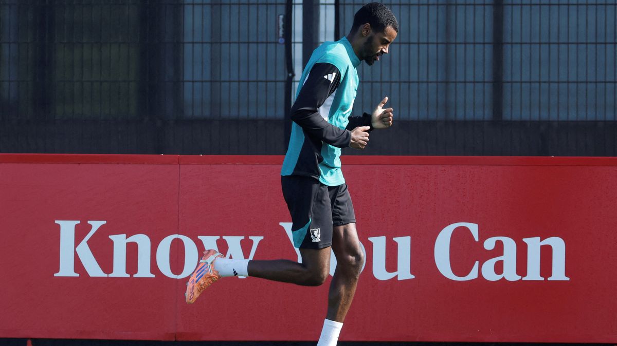 Návrat nejdražšího fotbalisty anglické ligy se přiblížil. Isak začne trénovat s Liverpoolem